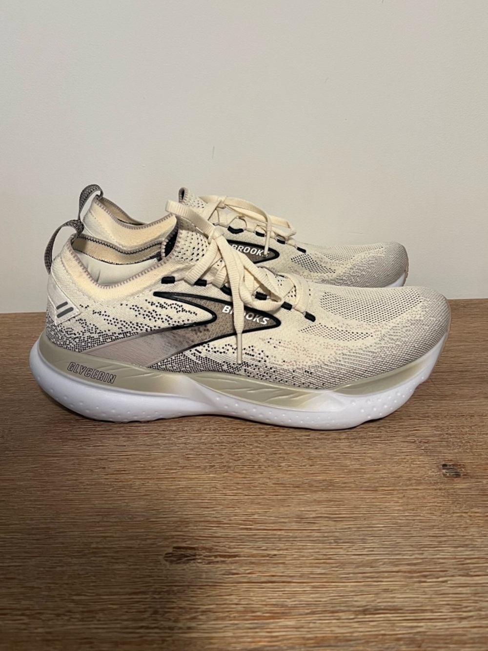 Brooks Cream and Beige Running Sneakers - Picture 2 of 6